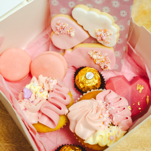 Babyshower gift box girl