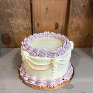 4p white and purple mini cake mom