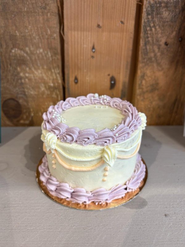 4p white and purple mini cake mom